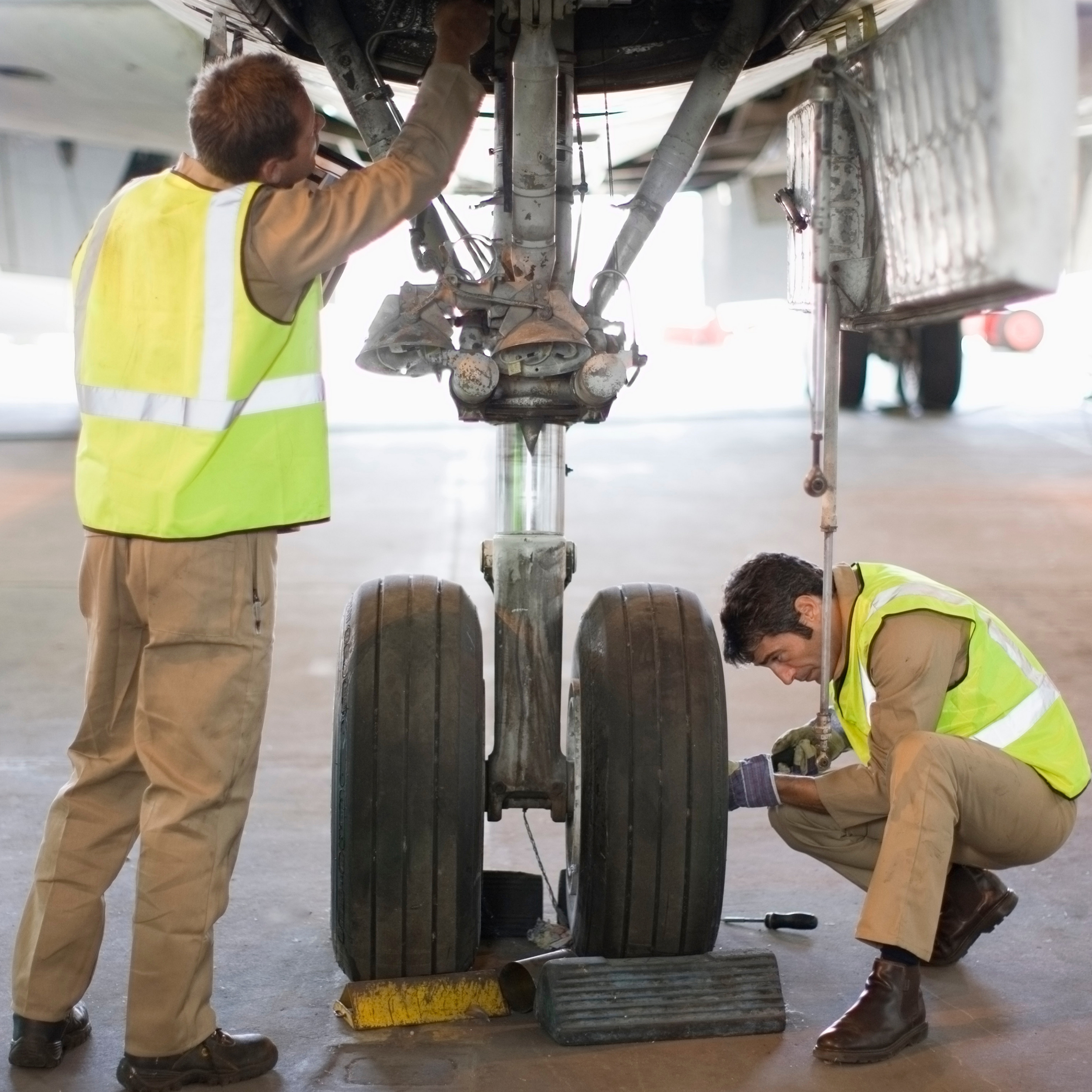 aircraft workers maintenance Customer Cases